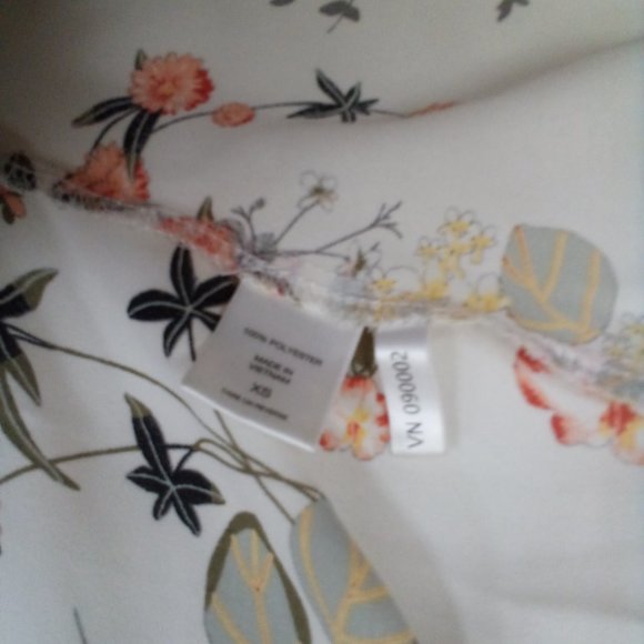 Soho New York & Co, short sleeve Shell, Camp Shirt - Picture 9 of 9